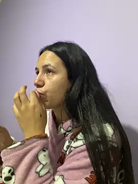 Snapshot of Hannahb-e2 chatting on 12/07/24, 01:47 Hannahb-e2 online show from 12/07/24, 01:47