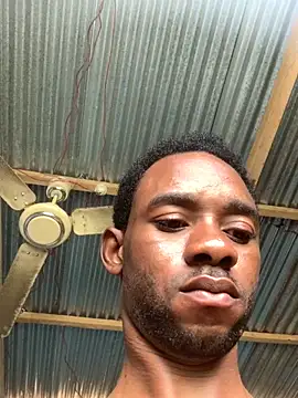 Snapshot of vergaswerrtt chatting on 10/26/25, 12:33 vergaswerrtt online show from 10/26/25, 12:33