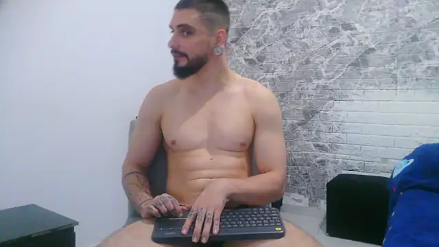 Aaron kwok28 online show from 09/18/25, 10:12