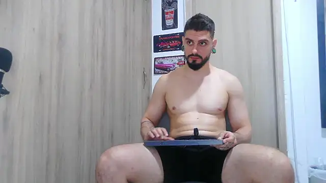 Aaron kwok28 online show from 10/30/25, 01:51