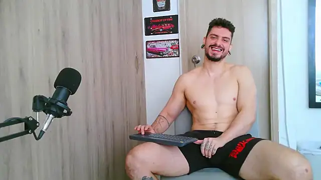 Aaron kwok28 online show from 01/08/26, 06:43