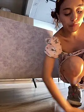 Katee Jones online show from 10/30/25, 09:04