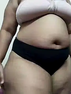 Snapshot of susmithasushi81 chatting on 02/03/25, 03:49 susmithasushi81 online show from 02/03/25, 03:49