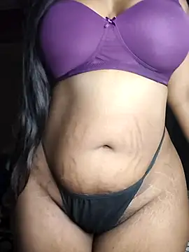 Snapshot of susmithasushi81 chatting on 02/25/26, 04:27 susmithasushi81 online show from 02/25/26, 04:27