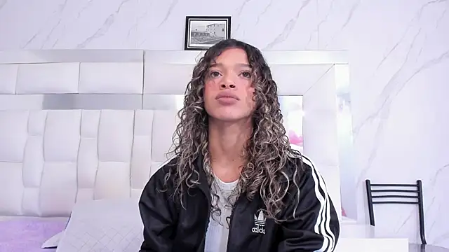 BritneyCollins online show from 09/18/25, 11:45