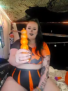 Bunny Cummings online show from 10/31/25, 11:28