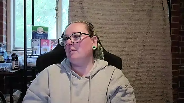 Snapshot of Bunny_Cummings chatting on 05/16/26, 06:50 Bunny Cummings online show from 05/16/26, 06:50