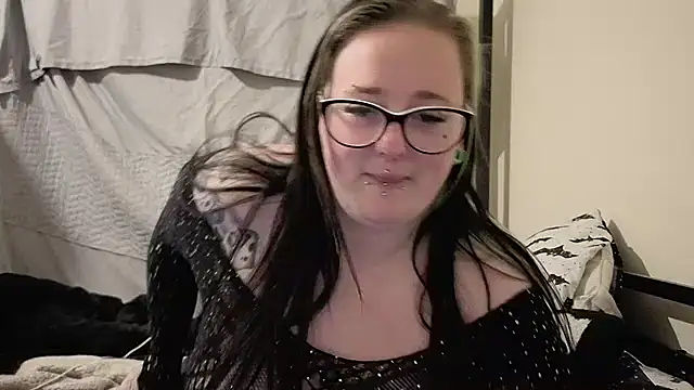 Snapshot of Bunny_Cummings chatting on 05/18/26, 10:26 Bunny Cummings online show from 05/18/26, 10:26