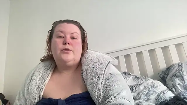 Snapshot of Busty-BBW-Emilie chatting on 03/09/25, 04:00 Busty-BBW-Emilie online show from 03/09/25, 04:00
