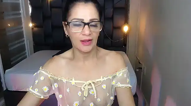 Snapshot of margot_smith_ chatting on 03/06/25, 12:30 margot smith online show from 03/06/25, 12:30