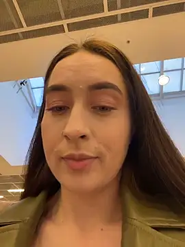 Holly Play online show from 11/12/25, 12:05