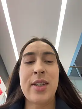 Holly Play online show from 11/26/25, 12:06