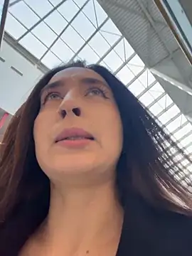 Holly Play online show from 03/13/26, 08:10