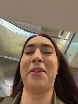 Holly Play online show from 03/31/26, 08:59