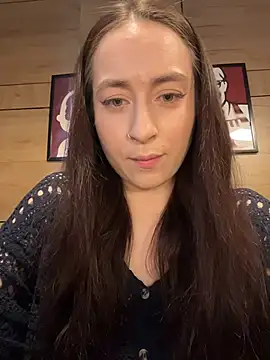 Holly Play online show from 05/01/26, 12:10