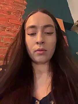 Holly Play online show from 05/09/26, 09:03