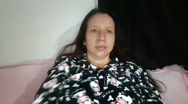 Snapshot of milfevha chatting on 03/14/25, 02:41 milfevha online show from 03/14/25, 02:41