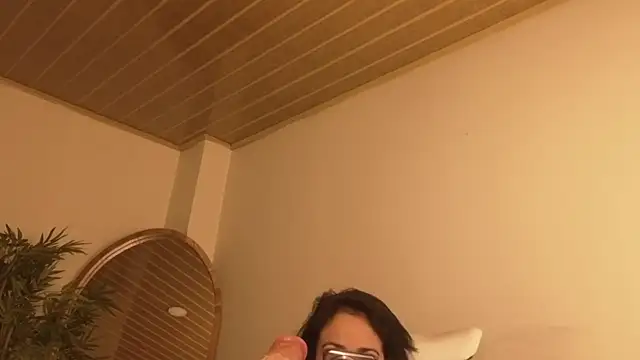 Coquette Johnson online show from 04/04/26, 04:11