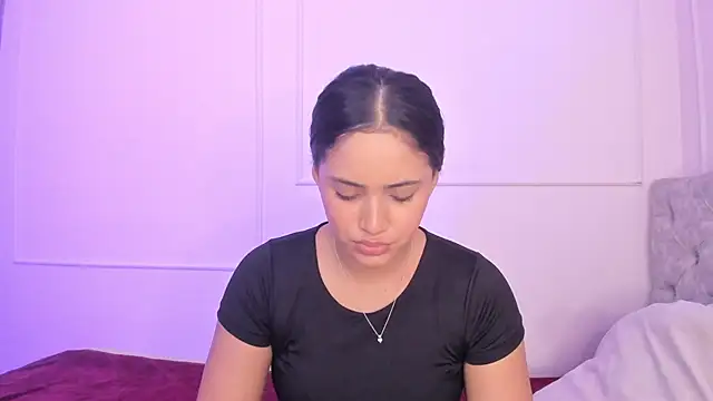 Snapshot of Isa_squirt1 chatting on 06/22/26, 02:35 Isa squirt1 online show from 06/22/26, 02:35