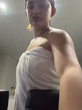 Snapshot of Isa_squirt1 chatting on 07/29/26, 01:04 Isa squirt1 online show from 07/29/26, 01:04