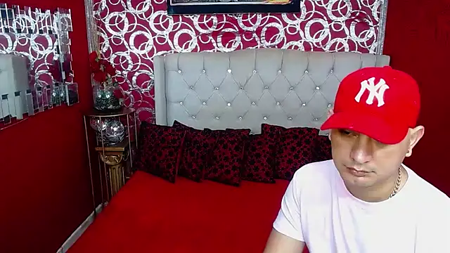 Snapshot of BOYSPEIN chatting on 03/22/25, 10:49 BOYSPEIN online show from 03/22/25, 10:49