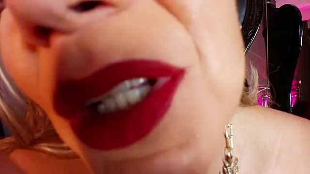 MelaniaKnauss online show from 03/02/26, 08:26