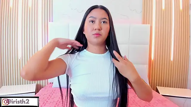 Snapshot of Iris_Thompson_ chatting on 10/17/25, 03:42 Iris Thompson online show from 10/17/25, 03:42