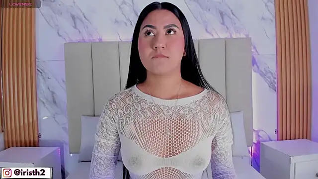 Iris Thompson  online show from 02/04/26, 03:34