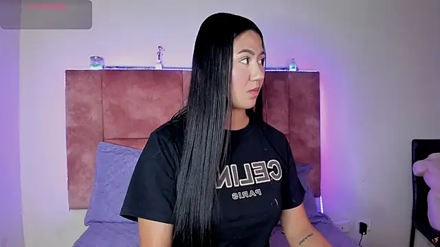Iris Thompson  online show from 07/01/26, 01:29