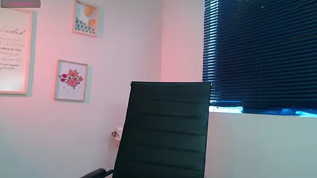 Snapshot of lucy_diiaz chatting on 01/07/25, 10:08 lucy diiaz online show from 01/07/25, 10:08