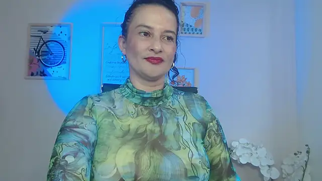 Snapshot of lucy_diiaz chatting on 01/27/25, 07:35 lucy diiaz online show from 01/27/25, 07:35