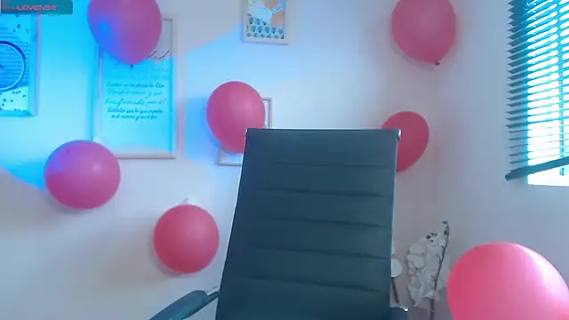 Snapshot of lucy_diiaz chatting on 02/15/25, 07:06 lucy diiaz online show from 02/15/25, 07:06