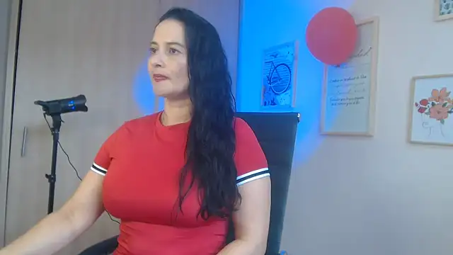 Snapshot of lucy_diiaz chatting on 02/26/25, 08:22 lucy diiaz online show from 02/26/25, 08:22