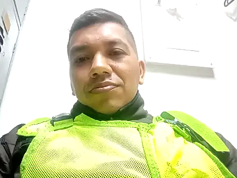 Snapshot of angelito0219 chatting on 01/05/25, 04:14 angelito0219 online show from 01/05/25, 04:14