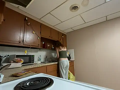 Snapshot of gingerbabe18 chatting on 04/10/26, 12:38 gingerbabe18 online show from 04/10/26, 12:38