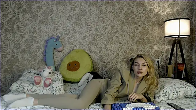 Ella Milla online show from 09/24/25, 11:57