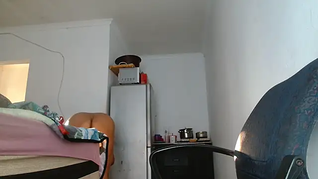 Hugetittiesxx2 online show from 06/02/26, 05:42
