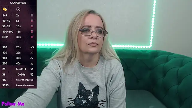 IvanaCharm online show from 10/05/25, 03:38