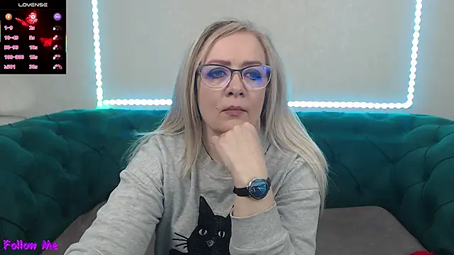 IvanaCharm online show from 04/25/26, 03:42