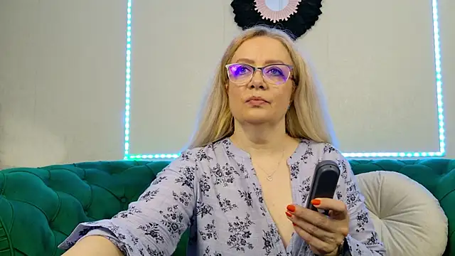 IvanaCharm online show from 05/28/26, 03:26