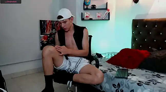 flowers18 online show from 03/01/25, 02:04