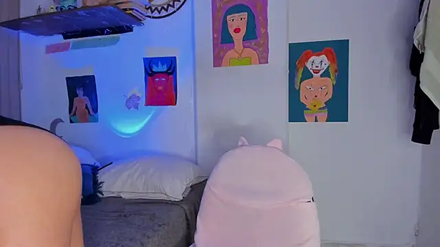 Snapshot of azumi_cutiepie_ chatting on 12/23/24, 10:12 azumi cutiepie online show from 12/23/24, 10:12