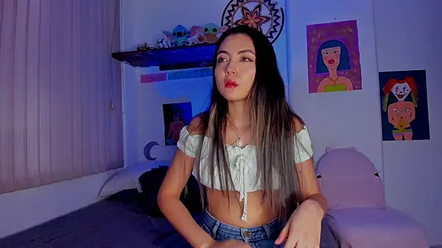 Snapshot of azumi_cutiepie_ chatting on 12/28/24, 04:09 azumi cutiepie online show from 12/28/24, 04:09