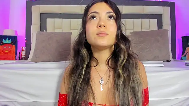 Snapshot of azumi_cutiepie_ chatting on 02/02/25, 10:17 azumi cutiepie online show from 02/02/25, 10:17