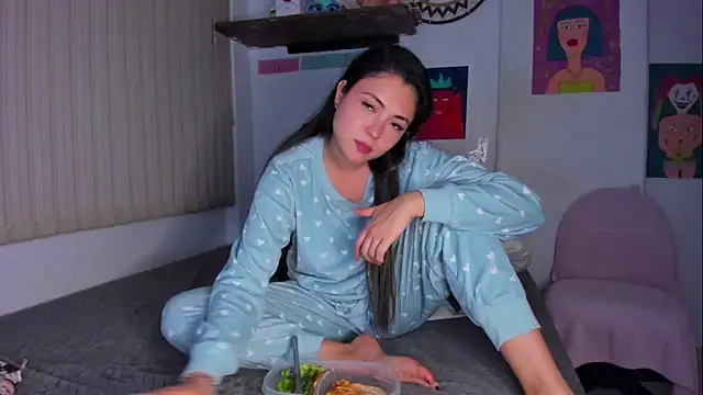 Snapshot of azumi_cutiepie_ chatting on 02/18/25, 10:36 azumi cutiepie online show from 02/18/25, 10:36