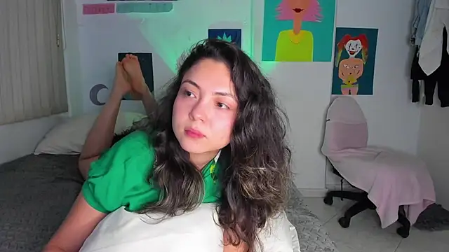 Snapshot of azumi_cutiepie_ chatting on 03/17/25, 09:13 azumi cutiepie online show from 03/17/25, 09:13