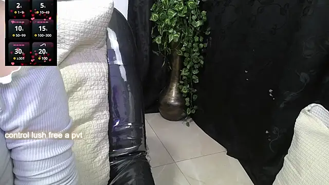Snapshot of shantala_krisha chatting on 03/11/25, 11:55 shantala krisha online show from 03/11/25, 11:55