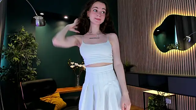 Curly Moon online show from 06/30/26, 02:07