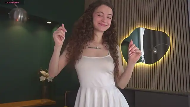 Curly Moon online show from 07/07/26, 06:47