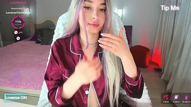 Miss Elia online show from 01/29/25, 04:19